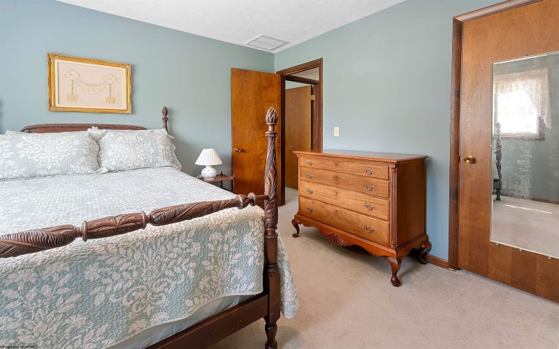 173 Poplar Drive, Morgantown, West Virginia 26505, 4 Bedrooms Bedrooms, 10 Rooms Rooms,3 BathroomsBathrooms,Single Family Detached,For Sale,Poplar,10164334