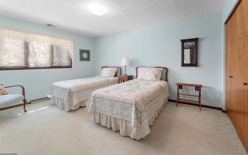 173 Poplar Drive, Morgantown, West Virginia 26505, 4 Bedrooms Bedrooms, 10 Rooms Rooms,3 BathroomsBathrooms,Single Family Detached,For Sale,Poplar,10164334