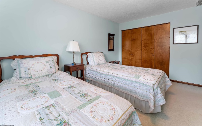 173 Poplar Drive, Morgantown, West Virginia 26505, 4 Bedrooms Bedrooms, 10 Rooms Rooms,3 BathroomsBathrooms,Single Family Detached,For Sale,Poplar,10164334