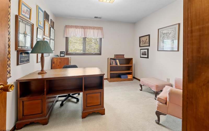 173 Poplar Drive, Morgantown, West Virginia 26505, 4 Bedrooms Bedrooms, 10 Rooms Rooms,3 BathroomsBathrooms,Single Family Detached,For Sale,Poplar,10164334