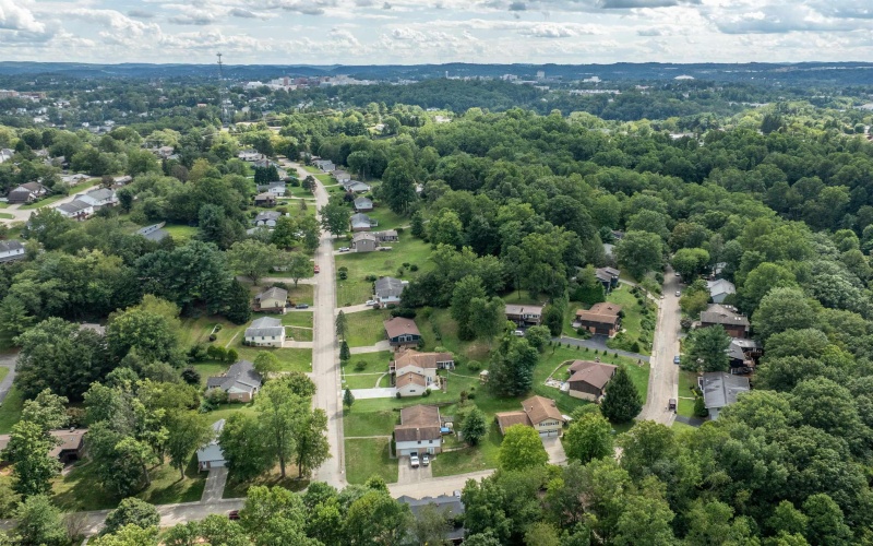 173 Poplar Drive, Morgantown, West Virginia 26505, 4 Bedrooms Bedrooms, 10 Rooms Rooms,3 BathroomsBathrooms,Single Family Detached,For Sale,Poplar,10164334