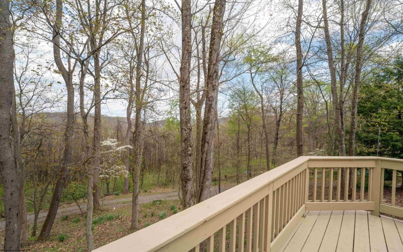 173 Poplar Drive, Morgantown, West Virginia 26505, 4 Bedrooms Bedrooms, 10 Rooms Rooms,3 BathroomsBathrooms,Single Family Detached,For Sale,Poplar,10164334