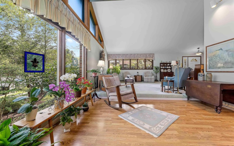 173 Poplar Drive, Morgantown, West Virginia 26505, 4 Bedrooms Bedrooms, 10 Rooms Rooms,3 BathroomsBathrooms,Single Family Detached,For Sale,Poplar,10164334