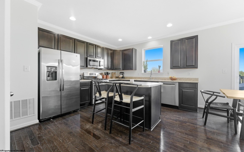 10 Summers Ridge Road, Morgantown, West Virginia 26508, 4 Bedrooms Bedrooms, 7 Rooms Rooms,2 BathroomsBathrooms,Single Family Detached,For Sale,Summers Ridge,10164319