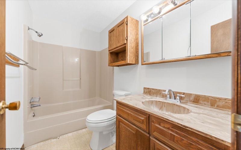 97 Bowlby Hill Road, Morgantown, West Virginia 26501, 3 Bedrooms Bedrooms, 6 Rooms Rooms,2 BathroomsBathrooms,Single Family Detached,For Sale,Bowlby Hill,10164327