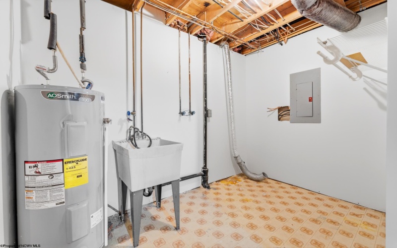 97 Bowlby Hill Road, Morgantown, West Virginia 26501, 3 Bedrooms Bedrooms, 6 Rooms Rooms,2 BathroomsBathrooms,Single Family Detached,For Sale,Bowlby Hill,10164327