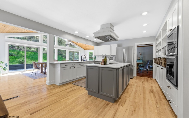 606 Poplar Woods Drive, Morgantown, West Virginia 26505, 6 Bedrooms Bedrooms, 13 Rooms Rooms,4 BathroomsBathrooms,Single Family Detached,For Sale,Poplar Woods,10164321