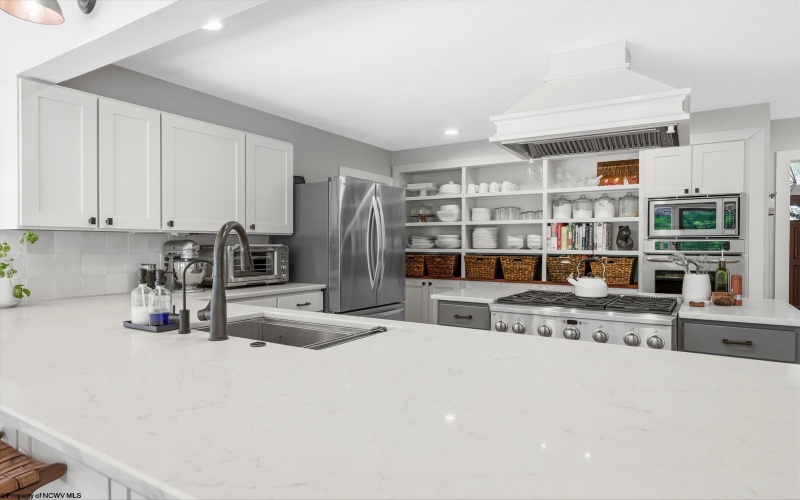 606 Poplar Woods Drive, Morgantown, West Virginia 26505, 6 Bedrooms Bedrooms, 13 Rooms Rooms,4 BathroomsBathrooms,Single Family Detached,For Sale,Poplar Woods,10164321