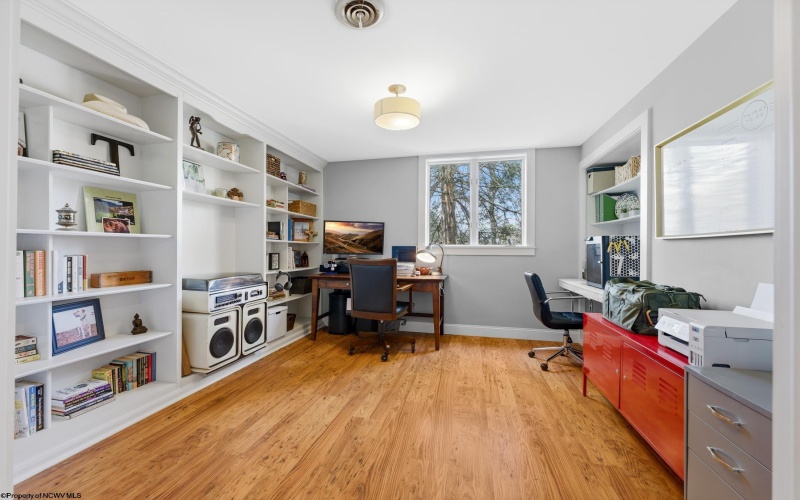 606 Poplar Woods Drive, Morgantown, West Virginia 26505, 6 Bedrooms Bedrooms, 13 Rooms Rooms,4 BathroomsBathrooms,Single Family Detached,For Sale,Poplar Woods,10164321