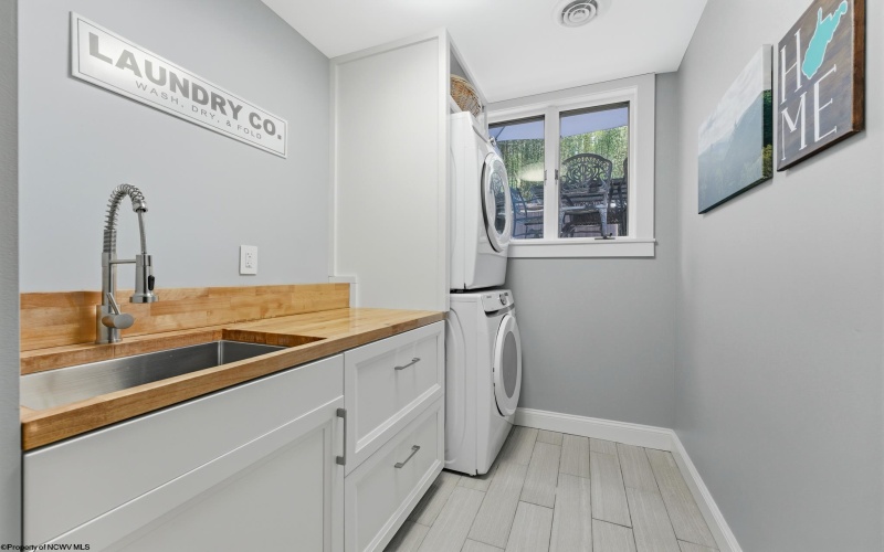 606 Poplar Woods Drive, Morgantown, West Virginia 26505, 6 Bedrooms Bedrooms, 13 Rooms Rooms,4 BathroomsBathrooms,Single Family Detached,For Sale,Poplar Woods,10164321