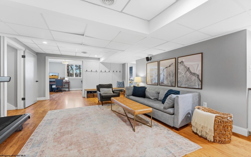 606 Poplar Woods Drive, Morgantown, West Virginia 26505, 6 Bedrooms Bedrooms, 13 Rooms Rooms,4 BathroomsBathrooms,Single Family Detached,For Sale,Poplar Woods,10164321