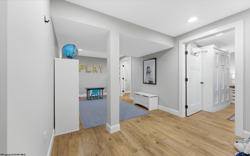 606 Poplar Woods Drive, Morgantown, West Virginia 26505, 6 Bedrooms Bedrooms, 13 Rooms Rooms,4 BathroomsBathrooms,Single Family Detached,For Sale,Poplar Woods,10164321