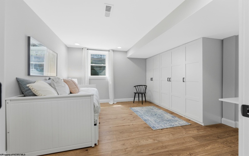 606 Poplar Woods Drive, Morgantown, West Virginia 26505, 6 Bedrooms Bedrooms, 13 Rooms Rooms,4 BathroomsBathrooms,Single Family Detached,For Sale,Poplar Woods,10164321