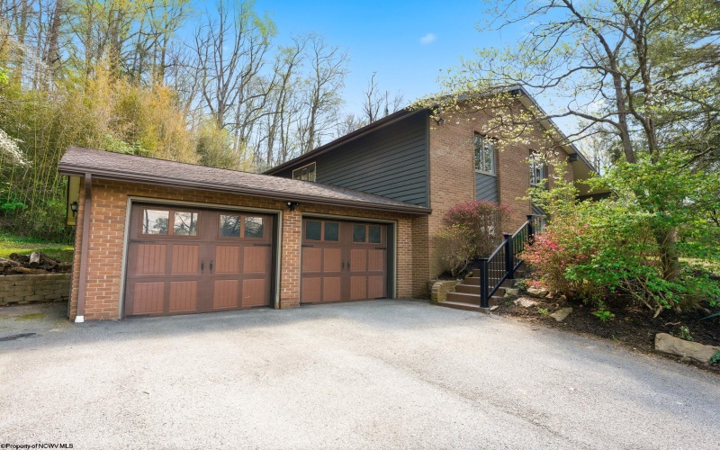 606 Poplar Woods Drive, Morgantown, West Virginia 26505, 6 Bedrooms Bedrooms, 13 Rooms Rooms,4 BathroomsBathrooms,Single Family Detached,For Sale,Poplar Woods,10164321