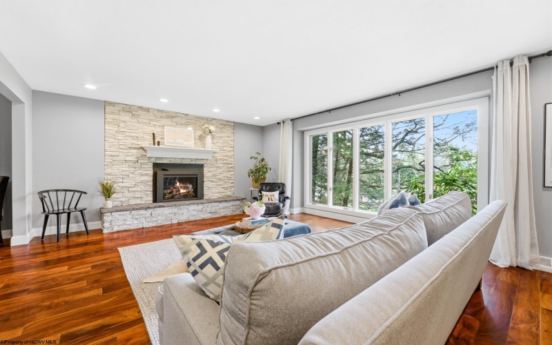 606 Poplar Woods Drive, Morgantown, West Virginia 26505, 6 Bedrooms Bedrooms, 13 Rooms Rooms,4 BathroomsBathrooms,Single Family Detached,For Sale,Poplar Woods,10164321