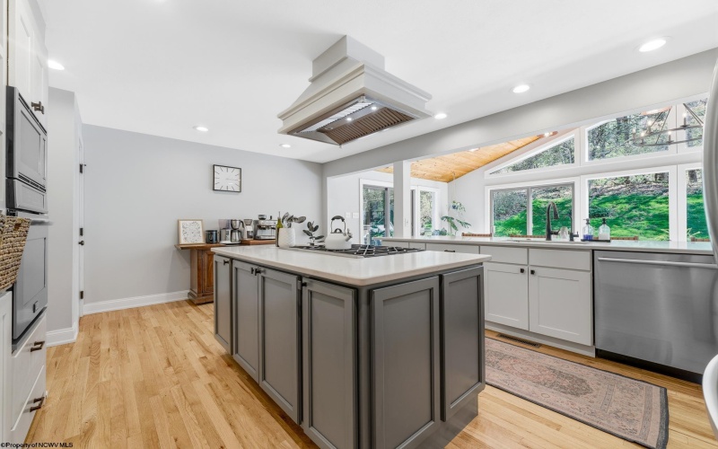 606 Poplar Woods Drive, Morgantown, West Virginia 26505, 6 Bedrooms Bedrooms, 13 Rooms Rooms,4 BathroomsBathrooms,Single Family Detached,For Sale,Poplar Woods,10164321