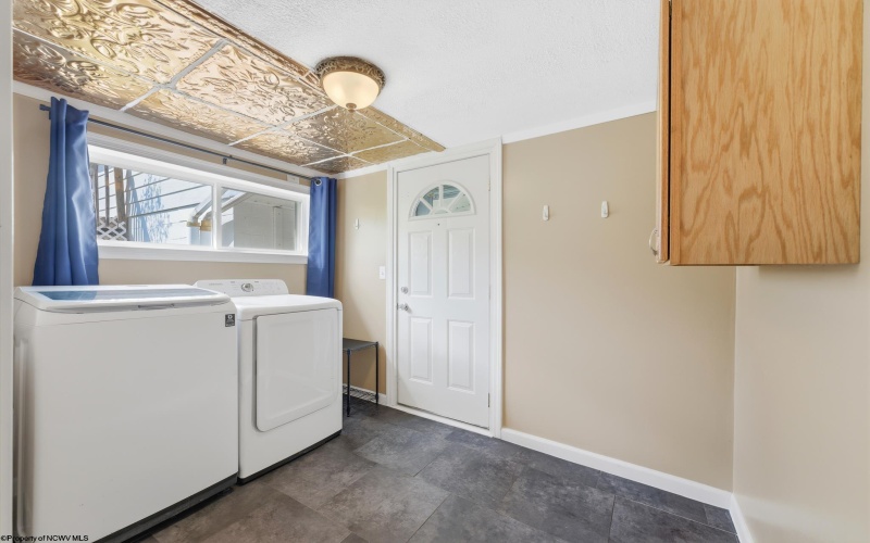 304 Thomas Avenue, Nutter Fort, West Virginia 26301, 2 Bedrooms Bedrooms, 5 Rooms Rooms,1 BathroomBathrooms,Single Family Detached,For Sale,Thomas,10164316