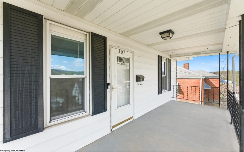 304 Thomas Avenue, Nutter Fort, West Virginia 26301, 2 Bedrooms Bedrooms, 5 Rooms Rooms,1 BathroomBathrooms,Single Family Detached,For Sale,Thomas,10164316