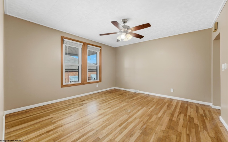 304 Thomas Avenue, Nutter Fort, West Virginia 26301, 2 Bedrooms Bedrooms, 5 Rooms Rooms,1 BathroomBathrooms,Single Family Detached,For Sale,Thomas,10164316