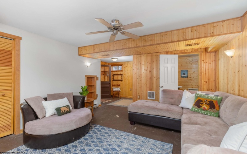 576 Hemlock Circle, Terra Alta, West Virginia 26764, 3 Bedrooms Bedrooms, 9 Rooms Rooms,2 BathroomsBathrooms,Single Family Detached,For Sale,Hemlock,10164325