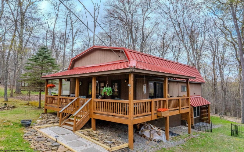 576 Hemlock Circle, Terra Alta, West Virginia 26764, 3 Bedrooms Bedrooms, 9 Rooms Rooms,2 BathroomsBathrooms,Single Family Detached,For Sale,Hemlock,10164325