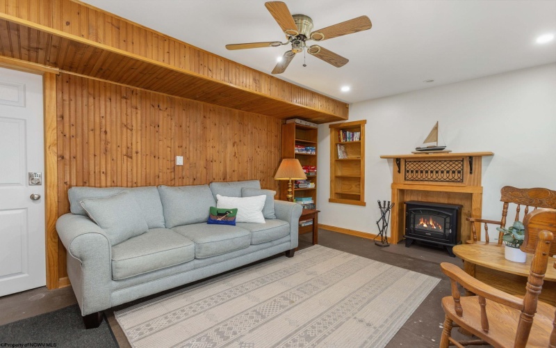 576 Hemlock Circle, Terra Alta, West Virginia 26764, 3 Bedrooms Bedrooms, 9 Rooms Rooms,2 BathroomsBathrooms,Single Family Detached,For Sale,Hemlock,10164325