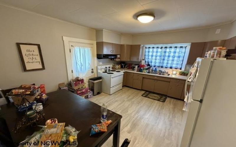 1307 Robin Lane, Fairmont, West Virginia 26554, 3 Bedrooms Bedrooms, 7 Rooms Rooms,1 BathroomBathrooms,Single Family Detached,For Sale,Robin,10164328