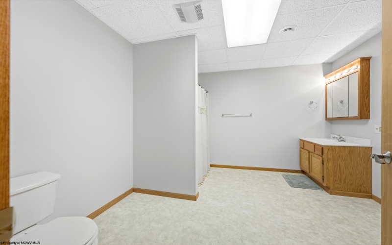 408 Platinum Point Drive, Morgantown, West Virginia 26508, 5 Bedrooms Bedrooms, 16 Rooms Rooms,4 BathroomsBathrooms,Single Family Detached,For Sale,Platinum Point,10164333