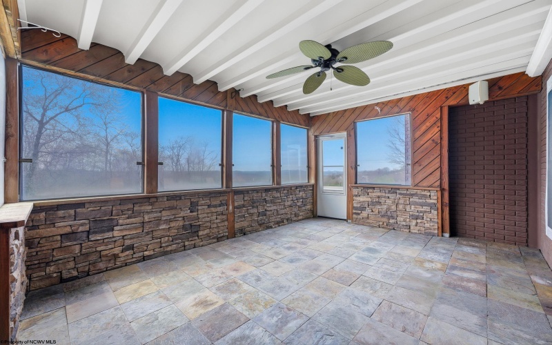 408 Platinum Point Drive, Morgantown, West Virginia 26508, 5 Bedrooms Bedrooms, 16 Rooms Rooms,4 BathroomsBathrooms,Single Family Detached,For Sale,Platinum Point,10164333