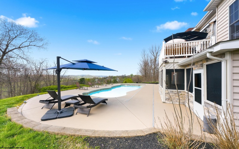 408 Platinum Point Drive, Morgantown, West Virginia 26508, 5 Bedrooms Bedrooms, 16 Rooms Rooms,4 BathroomsBathrooms,Single Family Detached,For Sale,Platinum Point,10164333