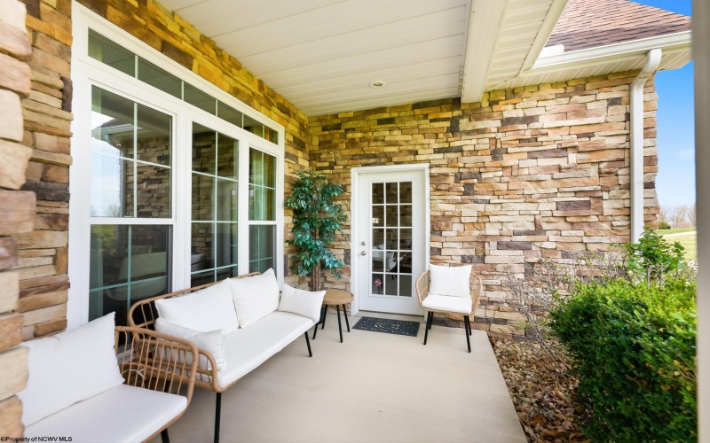 408 Platinum Point Drive, Morgantown, West Virginia 26508, 5 Bedrooms Bedrooms, 16 Rooms Rooms,4 BathroomsBathrooms,Single Family Detached,For Sale,Platinum Point,10164333