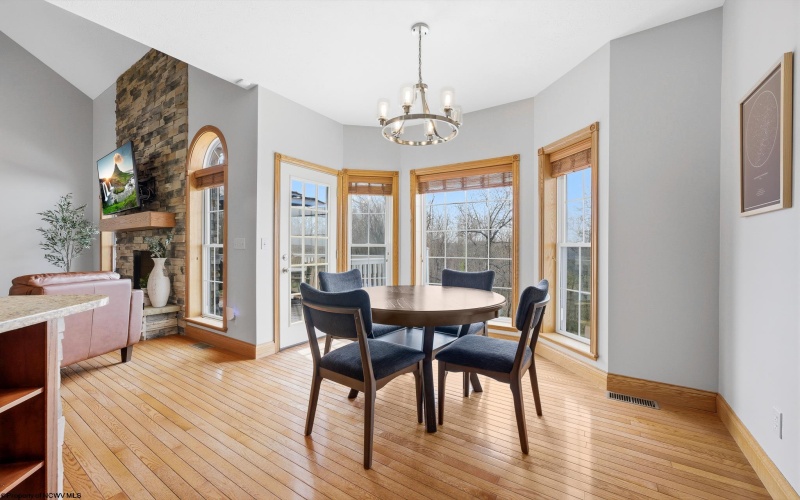 408 Platinum Point Drive, Morgantown, West Virginia 26508, 5 Bedrooms Bedrooms, 16 Rooms Rooms,4 BathroomsBathrooms,Single Family Detached,For Sale,Platinum Point,10164333