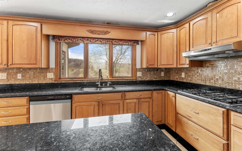 1405 Far Meadows, Morgantown, West Virginia 26508, 4 Bedrooms Bedrooms, 13 Rooms Rooms,3 BathroomsBathrooms,Single Family Detached,For Sale,Far,10164332