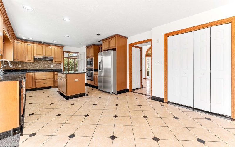 1405 Far Meadows, Morgantown, West Virginia 26508, 4 Bedrooms Bedrooms, 13 Rooms Rooms,3 BathroomsBathrooms,Single Family Detached,For Sale,Far,10164332