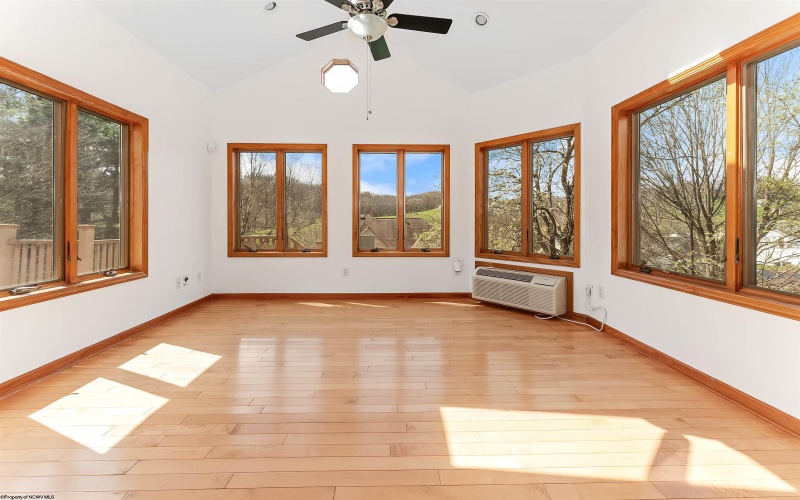 1405 Far Meadows, Morgantown, West Virginia 26508, 4 Bedrooms Bedrooms, 13 Rooms Rooms,3 BathroomsBathrooms,Single Family Detached,For Sale,Far,10164332