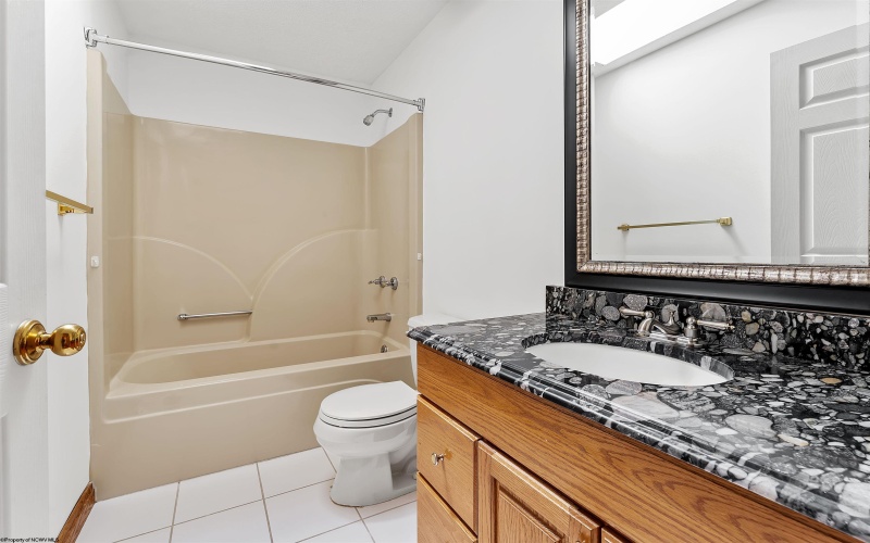 1405 Far Meadows, Morgantown, West Virginia 26508, 4 Bedrooms Bedrooms, 13 Rooms Rooms,3 BathroomsBathrooms,Single Family Detached,For Sale,Far,10164332