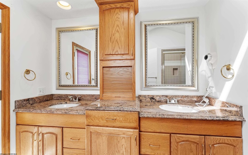 1405 Far Meadows, Morgantown, West Virginia 26508, 4 Bedrooms Bedrooms, 13 Rooms Rooms,3 BathroomsBathrooms,Single Family Detached,For Sale,Far,10164332