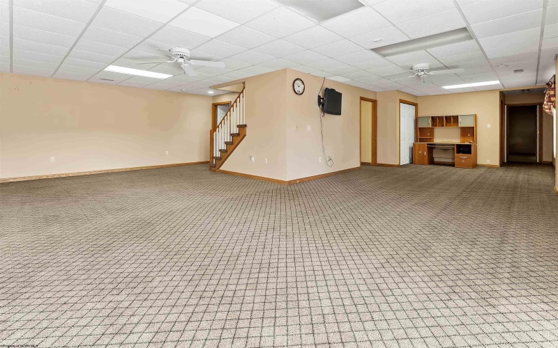 1405 Far Meadows, Morgantown, West Virginia 26508, 4 Bedrooms Bedrooms, 13 Rooms Rooms,3 BathroomsBathrooms,Single Family Detached,For Sale,Far,10164332