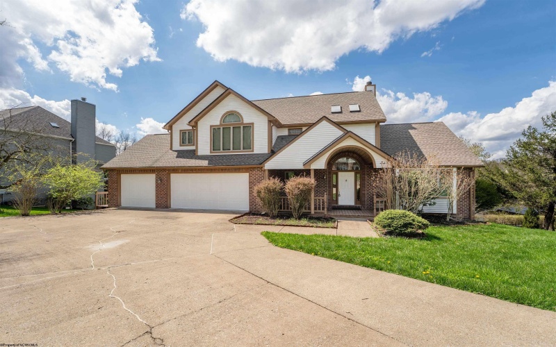 1405 Far Meadows, Morgantown, West Virginia 26508, 4 Bedrooms Bedrooms, 13 Rooms Rooms,3 BathroomsBathrooms,Single Family Detached,For Sale,Far,10164332