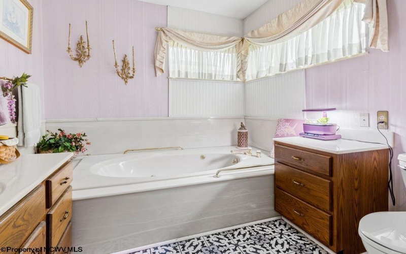 646 Mulberry Avenue, Clarksburg, West Virginia 26301, 5 Bedrooms Bedrooms, 17 Rooms Rooms,3 BathroomsBathrooms,Single Family Detached,For Sale,Mulberry,10164323