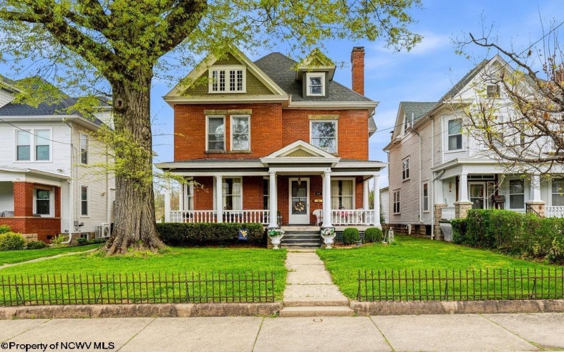 646 Mulberry Avenue, Clarksburg, West Virginia 26301, 5 Bedrooms Bedrooms, 17 Rooms Rooms,3 BathroomsBathrooms,Single Family Detached,For Sale,Mulberry,10164323