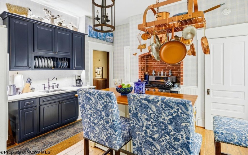 646 Mulberry Avenue, Clarksburg, West Virginia 26301, 5 Bedrooms Bedrooms, 17 Rooms Rooms,3 BathroomsBathrooms,Single Family Detached,For Sale,Mulberry,10164323