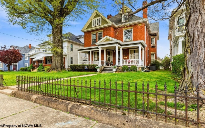 646 Mulberry Avenue, Clarksburg, West Virginia 26301, 5 Bedrooms Bedrooms, 17 Rooms Rooms,3 BathroomsBathrooms,Single Family Detached,For Sale,Mulberry,10164323