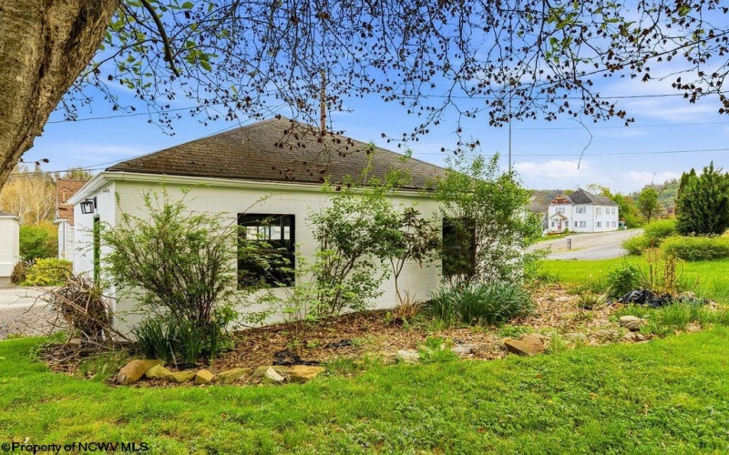 646 Mulberry Avenue, Clarksburg, West Virginia 26301, 5 Bedrooms Bedrooms, 17 Rooms Rooms,3 BathroomsBathrooms,Single Family Detached,For Sale,Mulberry,10164323