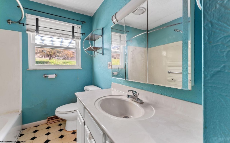 1125 Bell Run Road, Fairmont, West Virginia 26554, 2 Bedrooms Bedrooms, 5 Rooms Rooms,1 BathroomBathrooms,Single Family Detached,For Sale,Bell Run,10164329