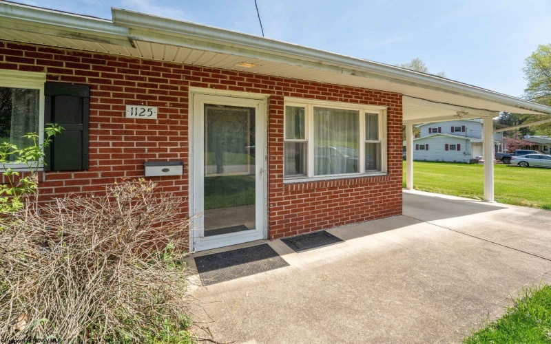 1125 Bell Run Road, Fairmont, West Virginia 26554, 2 Bedrooms Bedrooms, 5 Rooms Rooms,1 BathroomBathrooms,Single Family Detached,For Sale,Bell Run,10164329