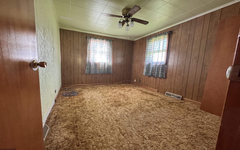 1823 21 Street, Clarksburg, West Virginia 26301, 1 Bedroom Bedrooms, 4 Rooms Rooms,1 BathroomBathrooms,Single Family Detached,For Sale,21,10164341