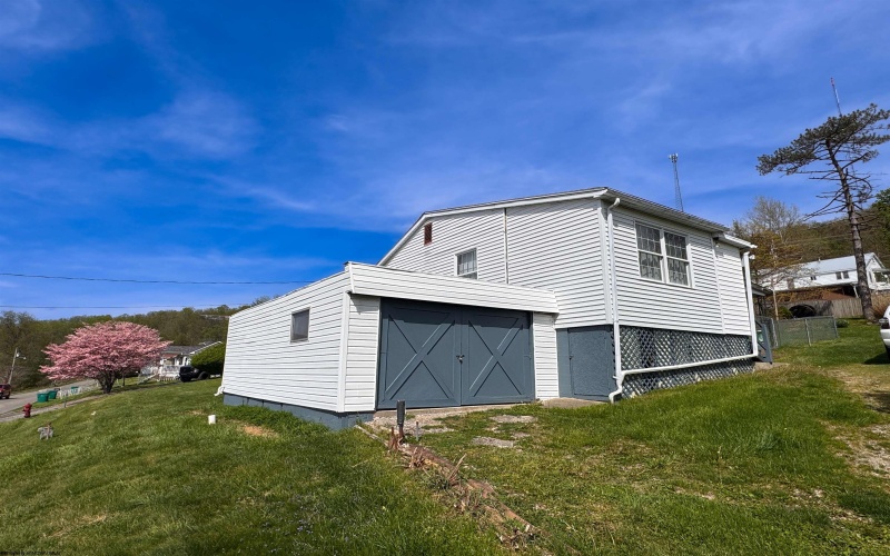 1823 21 Street, Clarksburg, West Virginia 26301, 1 Bedroom Bedrooms, 4 Rooms Rooms,1 BathroomBathrooms,Single Family Detached,For Sale,21,10164341