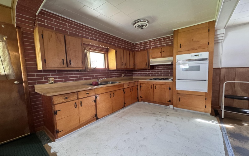 1823 21 Street, Clarksburg, West Virginia 26301, 1 Bedroom Bedrooms, 4 Rooms Rooms,1 BathroomBathrooms,Single Family Detached,For Sale,21,10164341