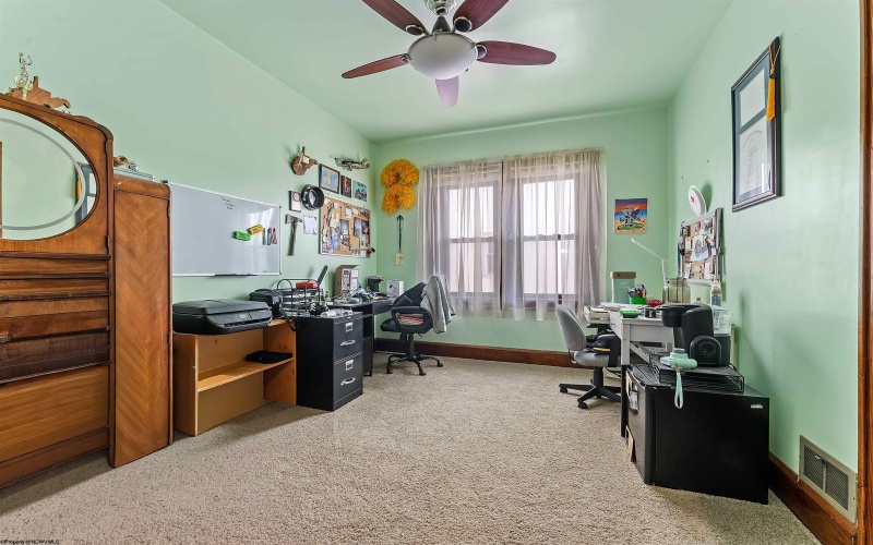 313 New York Avenue, Westover, West Virginia 26501, 2 Bedrooms Bedrooms, 5 Rooms Rooms,1 BathroomBathrooms,Single Family Detached,For Sale,New York,10164348